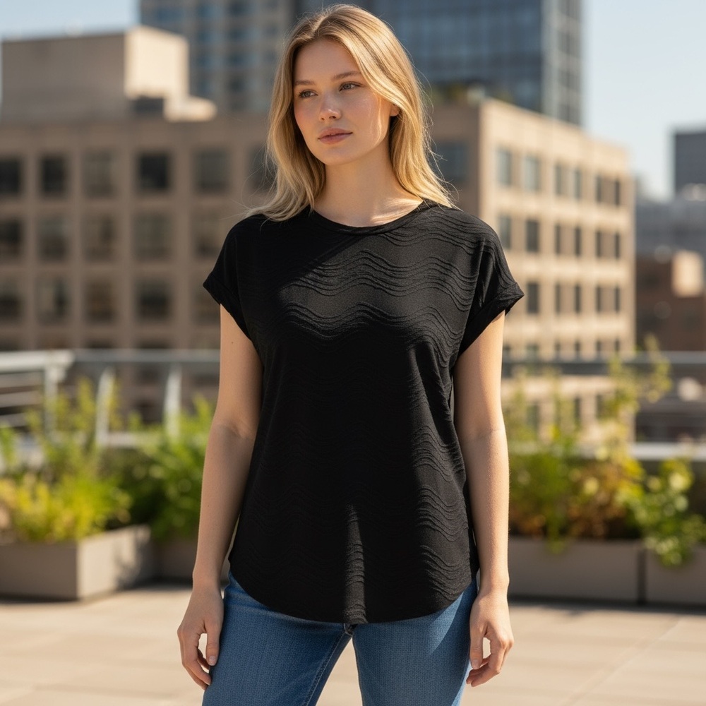 Simply Vera Vera Wang Black Shirt with Textured Chevron Pattern, Women’s size XS